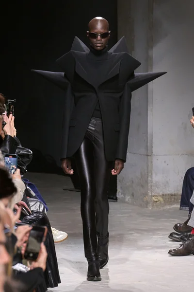 Look 17